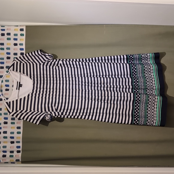 Easy care border print short sleeve 41" dress - Picture 1 of 3